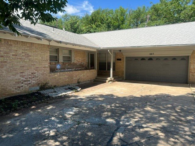 627 Kingston Drive, Irving, TX 75061