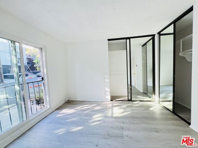 964 Larrabee Street 107, West Hollywood, CA 90069