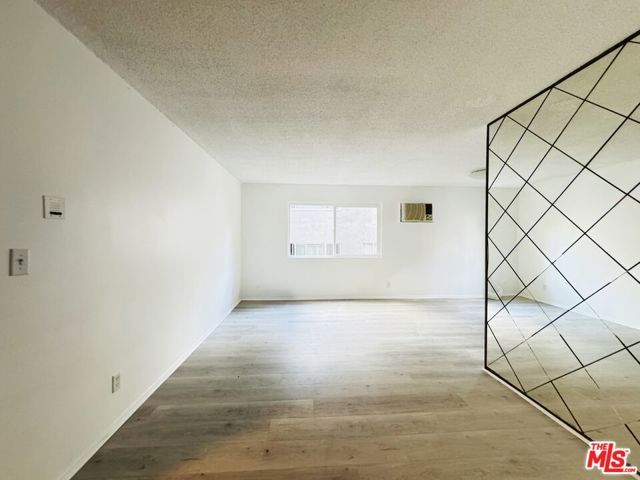 964 Larrabee Street 107, West Hollywood, CA 90069