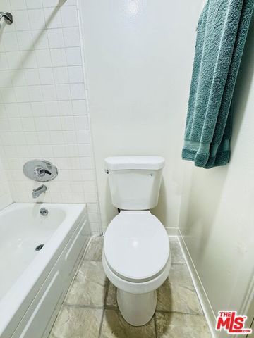 964 Larrabee Street 107, West Hollywood, CA 90069