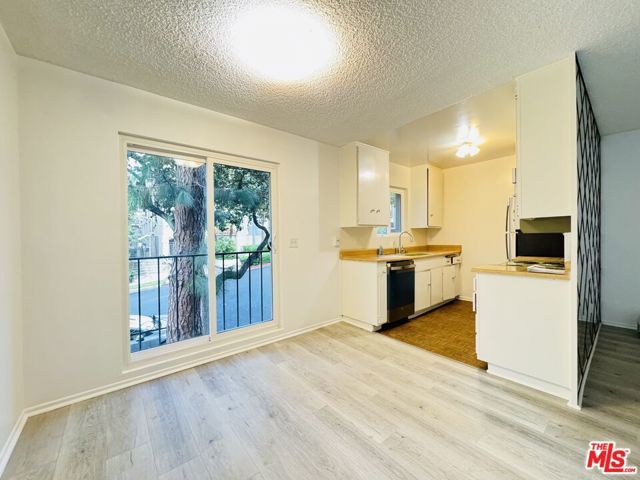964 Larrabee Street 107, West Hollywood, CA 90069