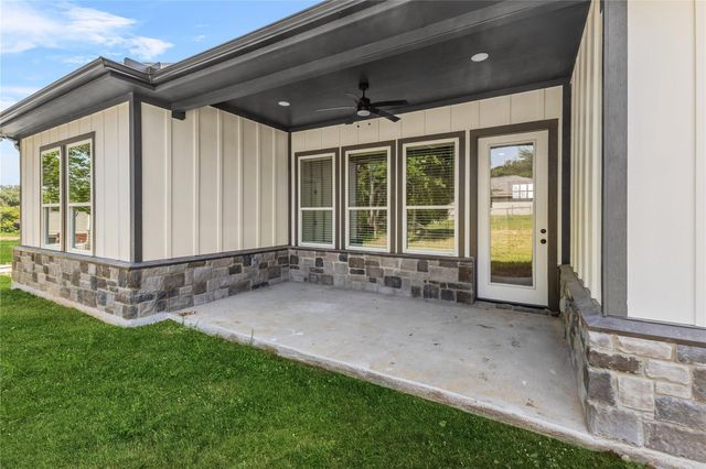 2315 Progress Drive, Brenham, TX 77833