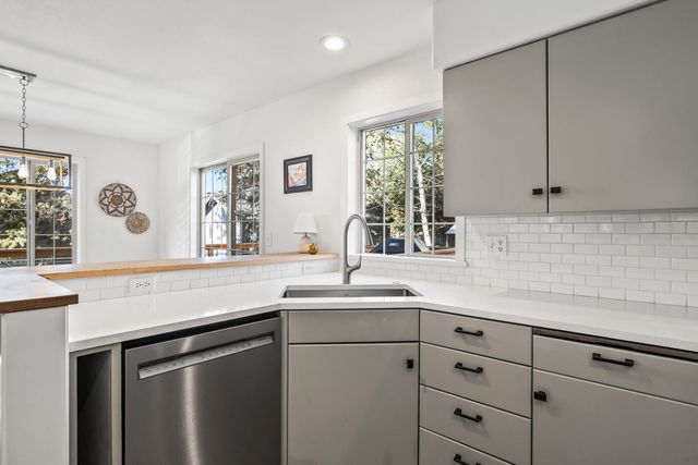 915 NW Saginaw Avenue, Bend, OR 97703