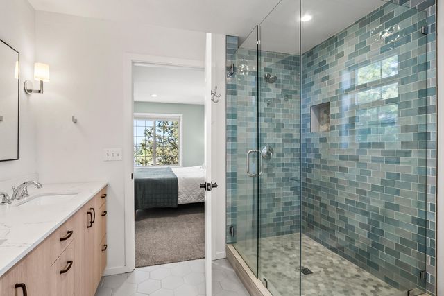 915 NW Saginaw Avenue, Bend, OR 97703