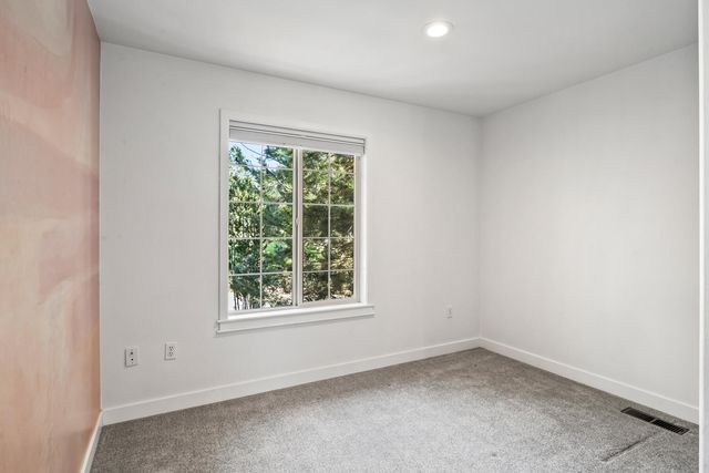 915 NW Saginaw Avenue, Bend, OR 97703