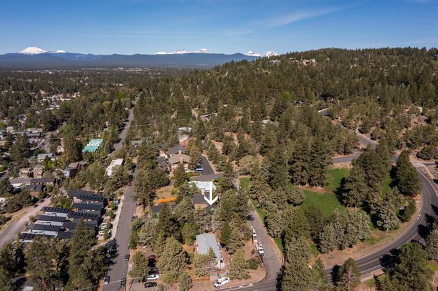915 NW Saginaw Avenue, Bend, OR 97703