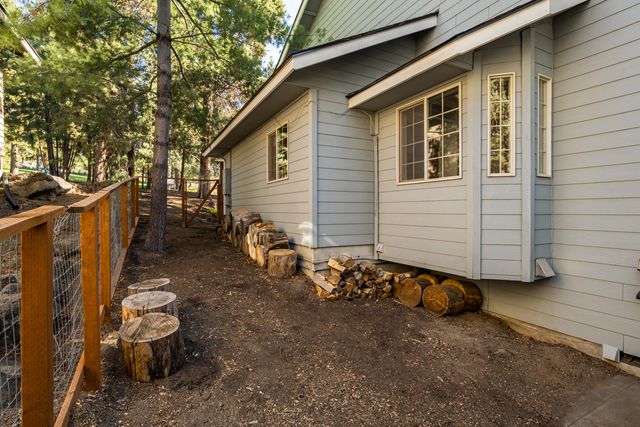 915 NW Saginaw Avenue, Bend, OR 97703