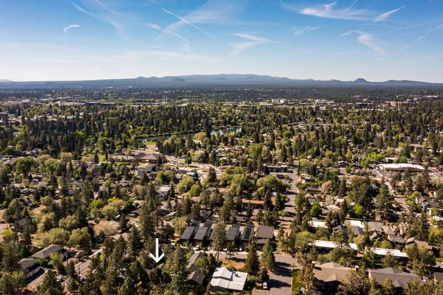 915 NW Saginaw Avenue, Bend, OR 97703