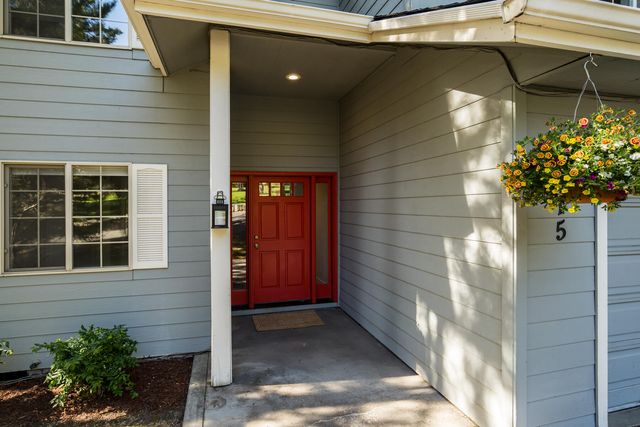 915 NW Saginaw Avenue, Bend, OR 97703