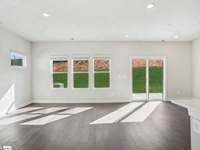 702 Cozy Bluff Road, Spartanburg, SC 29301