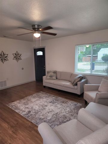 1104 Edgefield, Garland, TX 75040