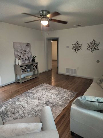 1104 Edgefield, Garland, TX 75040