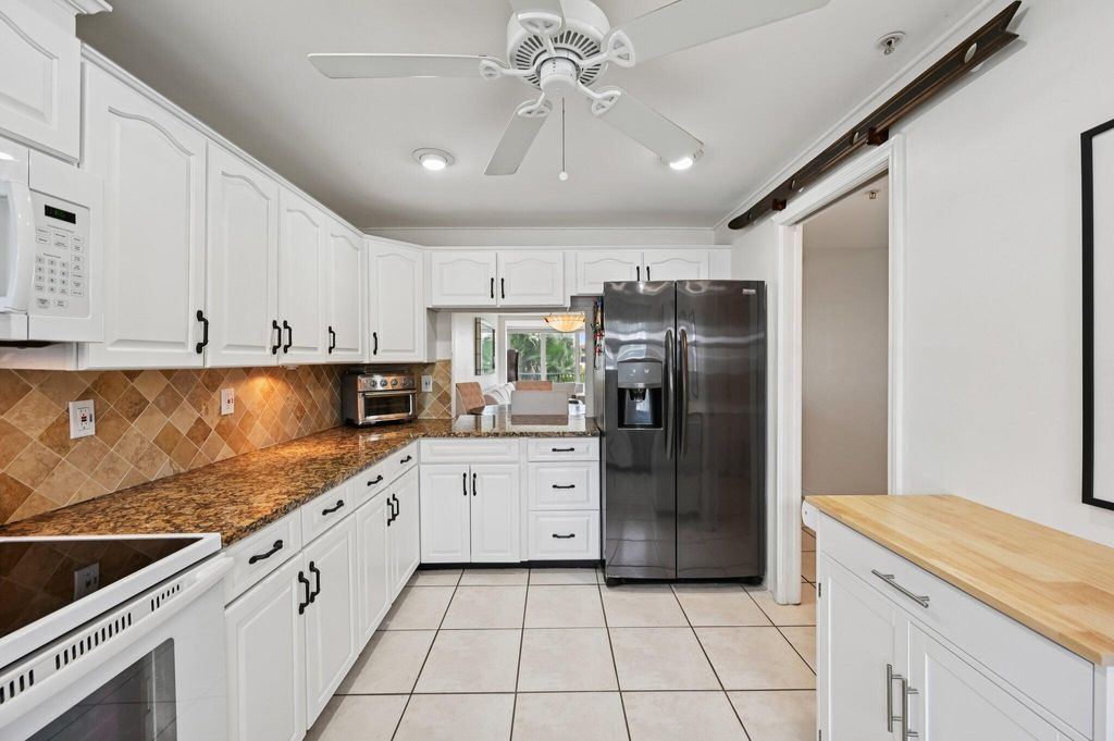 Image 16 of property listing at 3224 S Ocean Boulevard 110-B, Highland Beach, FL 33487