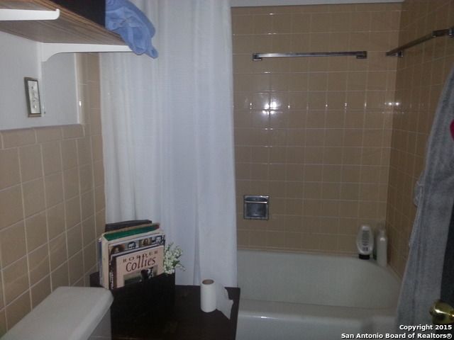 121 RIVIERA DR, Castle Hills, TX 78213