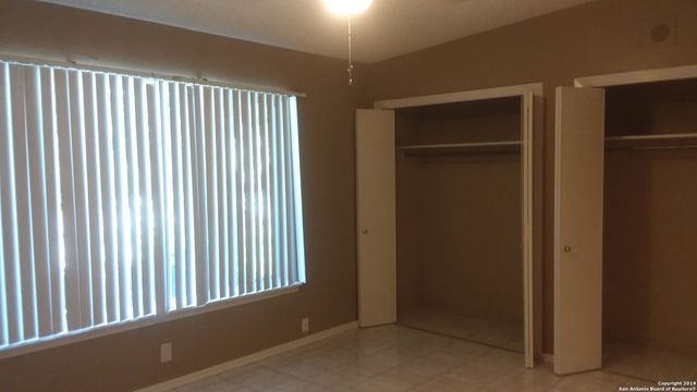 121 RIVIERA DR, Castle Hills, TX 78213
