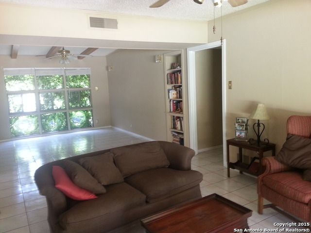 121 RIVIERA DR, Castle Hills, TX 78213