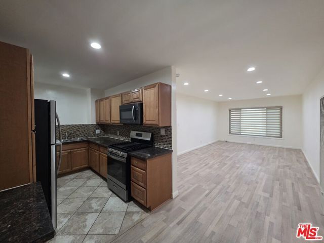 1224 N Fairfax Avenue 7, West Hollywood, CA 90046