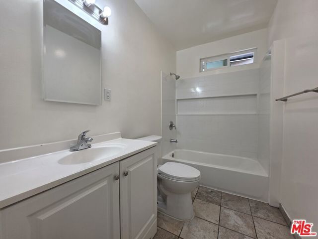 1224 N Fairfax Avenue 7, West Hollywood, CA 90046