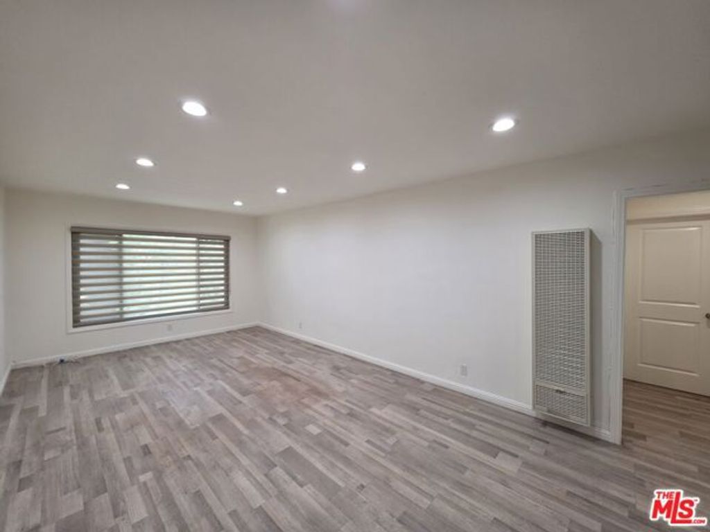 1224 N Fairfax Avenue 7, West Hollywood, CA 90046
