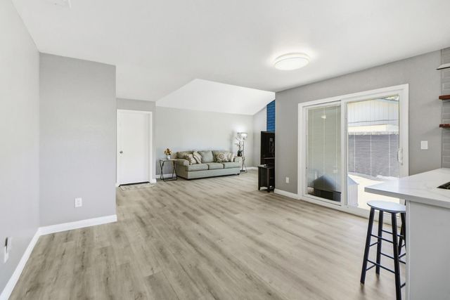 3529 Lindenwood Way, Sacramento, CA 95826