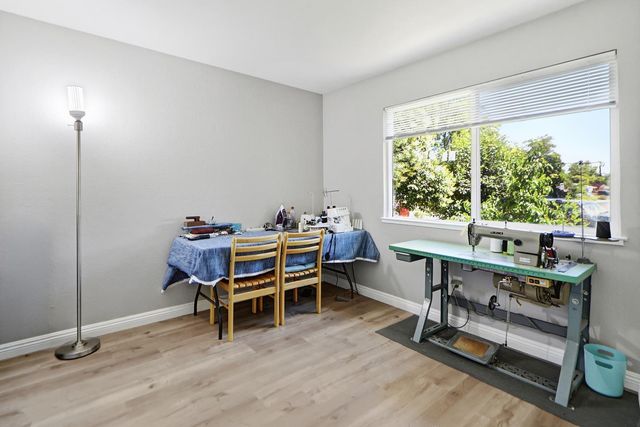 3529 Lindenwood Way, Sacramento, CA 95826