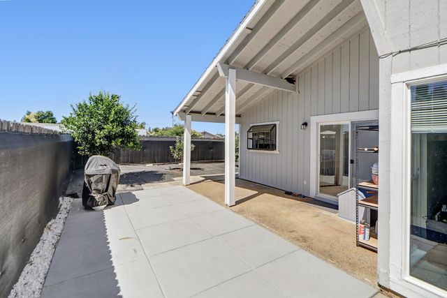 3529 Lindenwood Way, Sacramento, CA 95826