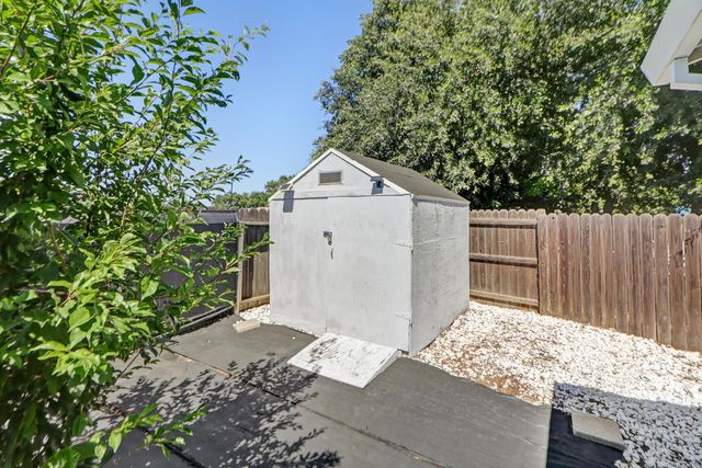 3529 Lindenwood Way, Sacramento, CA 95826