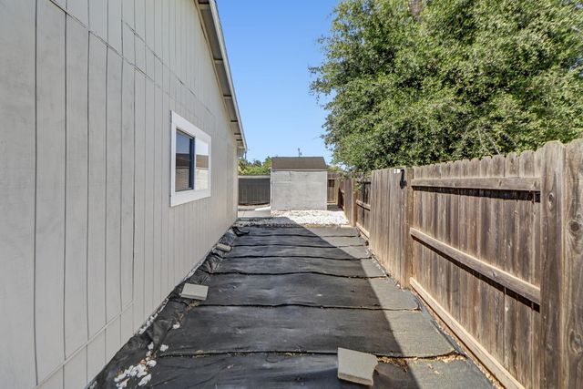 3529 Lindenwood Way, Sacramento, CA 95826