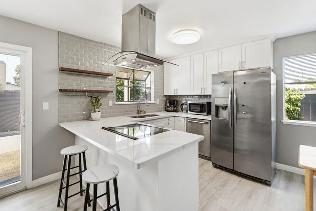 3529 Lindenwood Way, Sacramento, CA 95826