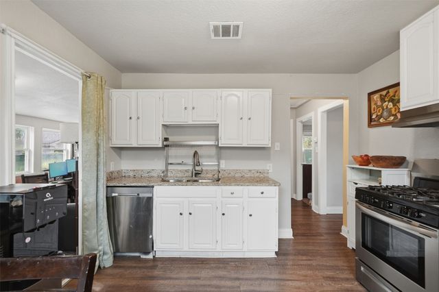 3261 Todd Avenue, Fort Worth, TX 76110