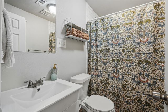 3261 Todd Avenue, Fort Worth, TX 76110