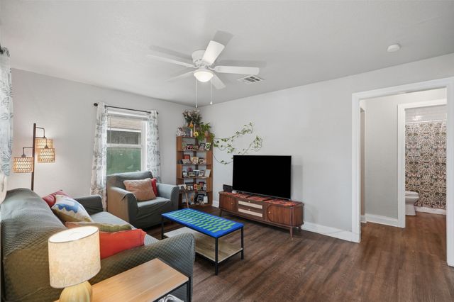 3261 Todd Avenue, Fort Worth, TX 76110