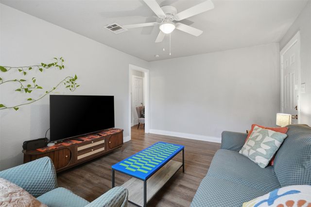 3261 Todd Avenue, Fort Worth, TX 76110