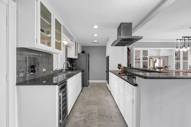 5450 John Dreaper Drive, Houston, TX 77056