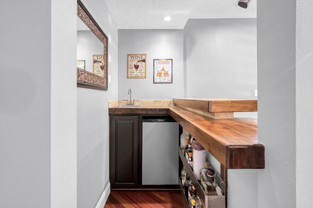 5450 John Dreaper Drive, Houston, TX 77056