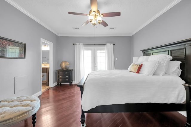 5450 John Dreaper Drive, Houston, TX 77056