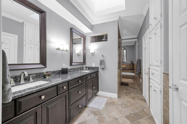 5450 John Dreaper Drive, Houston, TX 77056