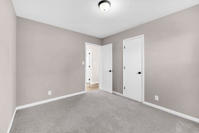 335 Hampshire Dr, Clarksville, TN 37043
