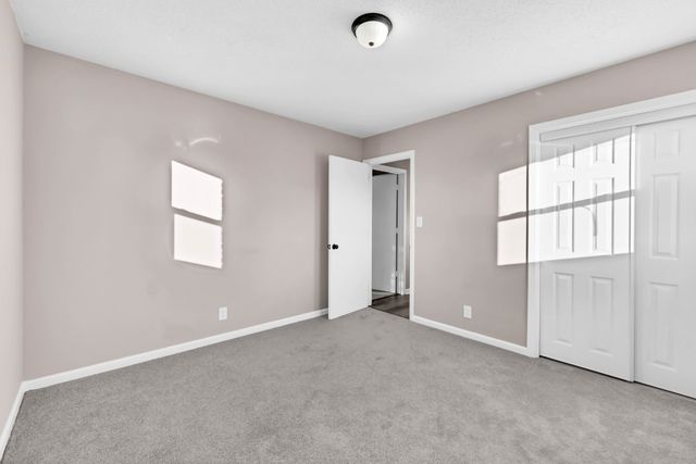 335 Hampshire Dr, Clarksville, TN 37043