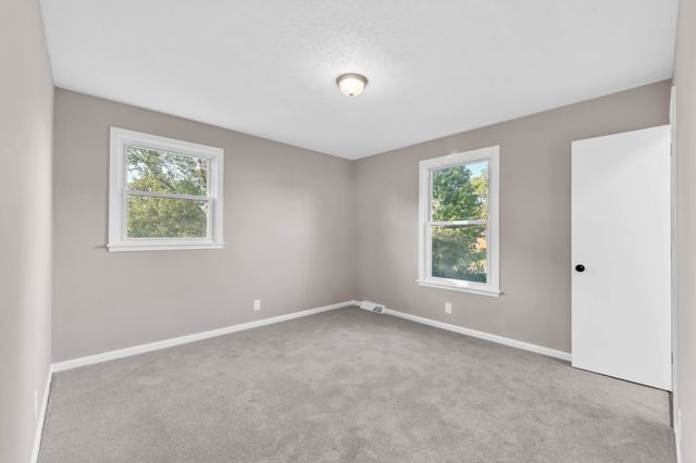 335 Hampshire Dr, Clarksville, TN 37043