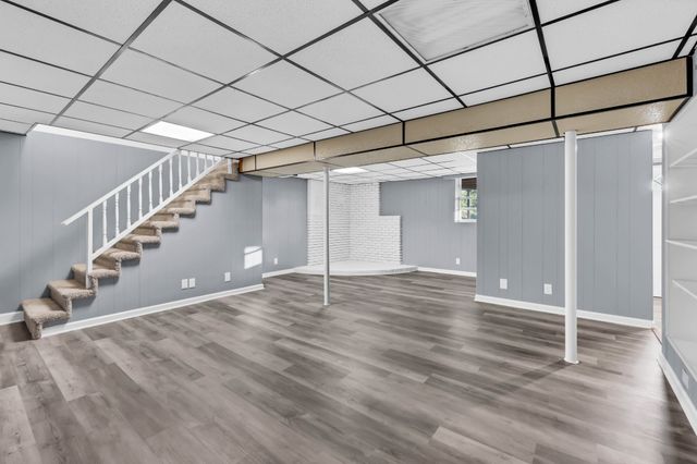 335 Hampshire Dr, Clarksville, TN 37043