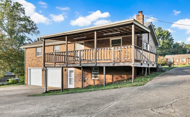 335 Hampshire Dr, Clarksville, TN 37043