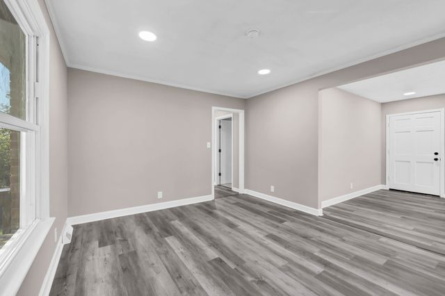 335 Hampshire Dr, Clarksville, TN 37043