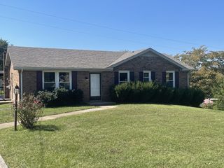 335 Hampshire Dr, Clarksville, TN 37043