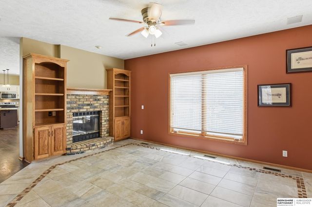 18205 Cedar Circle, Omaha, NE 68130