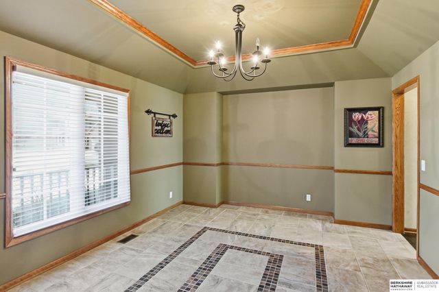 18205 Cedar Circle, Omaha, NE 68130