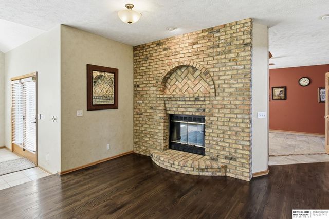 18205 Cedar Circle, Omaha, NE 68130