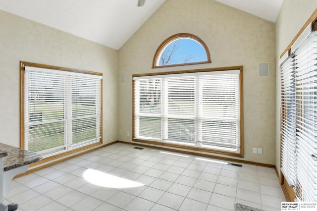 18205 Cedar Circle, Omaha, NE 68130