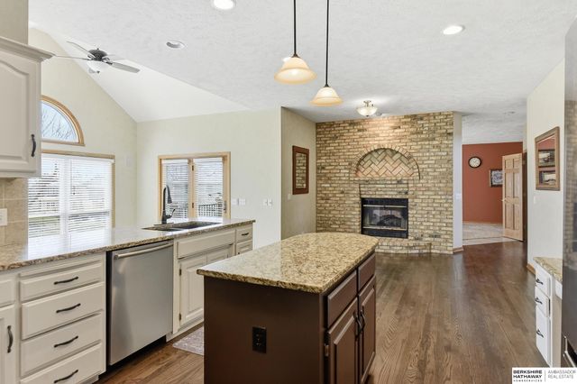 18205 Cedar Circle, Omaha, NE 68130