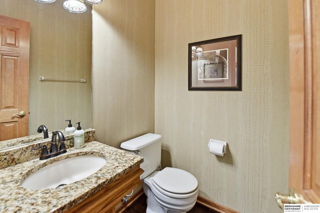 18205 Cedar Circle, Omaha, NE 68130